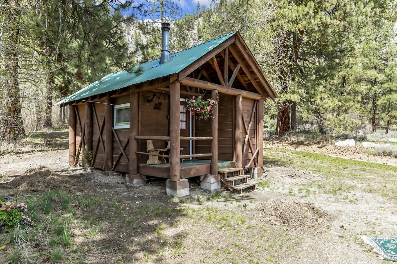Sawtooth Lodge Stanley Exterior photo